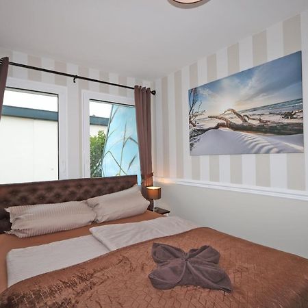 Bungalow-Park Ostseenordstern Вустров Екстер'єр фото